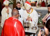 Missa dos Santos Óleos reuniu clero e fiéis em momento de unidade  na Catedral de São Thomaz de Cantuária