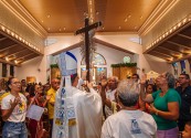 Visita da imagem do Bom Jesus da Lapa atraiu milhares de devotos na passagem por Dias D'Ávila e Camaçari