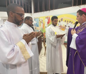 Seminaristas José Nilson e Juarez Machado receberam a Admissão às Ordens Sacras