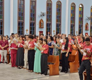 Mais de 300 fiéis recebem o Sacramento da Crisma na Diocese de Camaçari e confirmam sua fé em Cristo em Julho