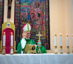 Homenagens marcam a celebração da gratidão pelos onze anos do pastoreio de Dom Petrini