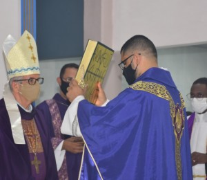 Pe.Fernando Pereira assume como novo pároco da Paróquia Santana em Camaçari