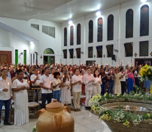 Páscoa do Senhor : Fiéis lotaram a Catedral São Thomaz na Celebração da Vigília Pascal