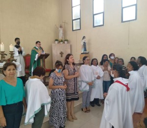 Em homenagem aos professores, paróquia Cristo Ressuscitado realizou bênção especial para os educadores