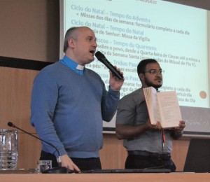 Comissão para a liturgia da CNBB realiza formações sobre a 3ª Edição do Missal Romano