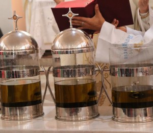 Os óleos abençoados na missa do crisma : Saiba quais são e a composição deles