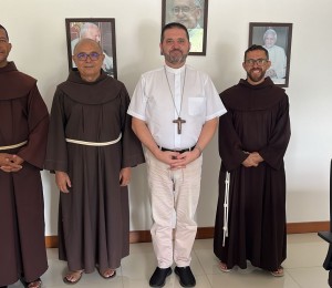 Novos Frades do Convento Santo Antônio  foram apresentados a Dom Dirceu