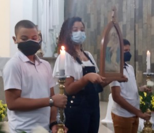 Fiéis renovam Aliança de Amor durante Santa Missa na Paróquia São Sebastião do Passé