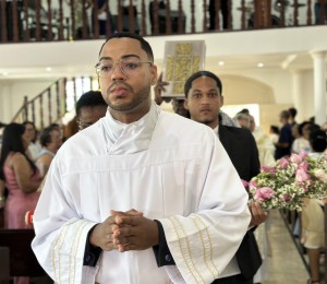 Seminarista Weliton Rocha foi ordenado diácono transitório em Candeias