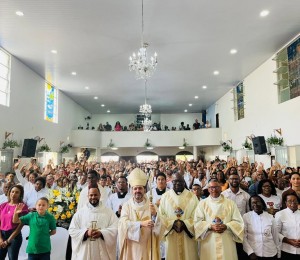 Festejos de São Francisco de Assis em Candeias são encerrados com Missa Solene presidida por Dom Dirceu