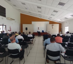 Durante encontro do Clero, Pe.Washington Ribeiro,  abordou sobre Código de Direito Canônico  e as atualizações das sanções penais da Igreja