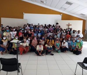 Pastoral Catequética realiza encontro com catequistas e faz homenagem a Dom Petrini