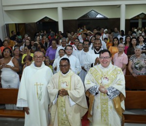 Procissão e Missa marcaram o encerramento dos festejos da Paróquia Cristo Ressuscitado