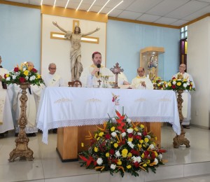 Missa e lançamento de livro marcaram as comemorações em memória do Pe.Emilio Félix em Simões Filho