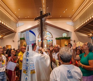 Visita da imagem do Bom Jesus da Lapa atraiu milhares de devotos na passagem por Dias D'Ávila e Camaçari