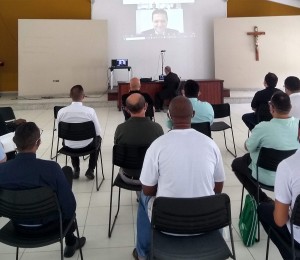 Padres da Diocese de Camaçari participam de encontro com novo bispo