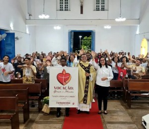 Hora Santa Marca a abertura do ano vocacional na Diocese de Camaçari