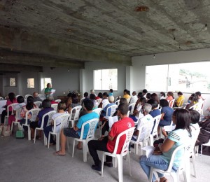 Paróquia Nossa Senhora das Candeias realiza formação de escuta sinodal