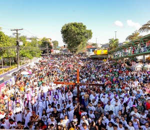 Primeira Caminhada Penitencial da Diocese de Camaçari reúne multidão em oração neste domingo (30/03)