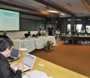 Dom Petrini participa em Brasília de reunião sobre Campanha da Fraternidade 2012 e 2013 