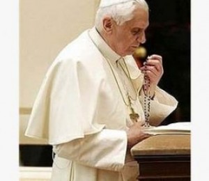 Bento XVI: Que 2013 traga espaço para boas notícias e o silêncio