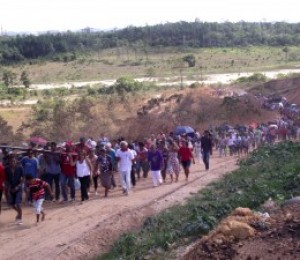 III Via Sacra da Juventude reuniu centenas de fiéis em Camaçari 