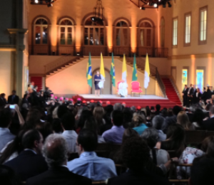 “A juventude é a janela pela qual o futuro entra no mundo”, diz Papa Francisco. Assista o vídeo! 