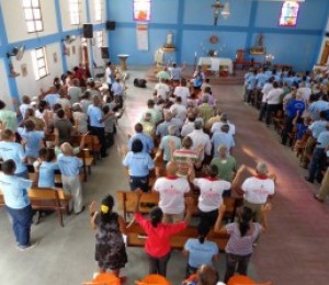 Encontro Diocesano do terço dos homens reuniu fieis em Simões Filho 