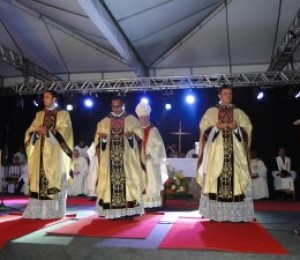 Sacerdotes celebram primeiro ano de ordenação nesta segunda (26)