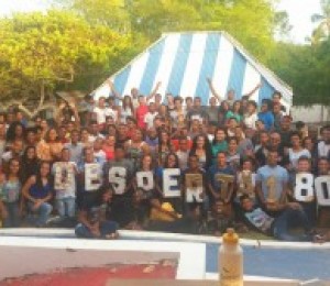 Centenas de jovens participam do acampamento desperta