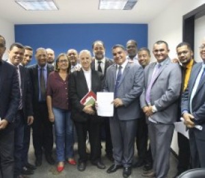 Encontro com Dom Petrini reúne parlamentares para tratar sobre o ensino religioso