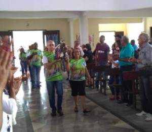 Em Dias D´Ávila, pastoral familiar realiza semana da família visitando as residências