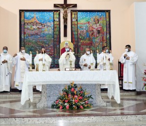 Santa Missa marca a celebração dos 76 anos de Dom Petrini