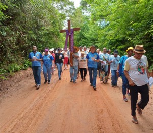  Paróquia São Bento realizou tradicional Caminhada Penitencial da Quaresma