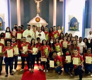 Jovens da Paróquia Santana receberam o sacramento da confirmação