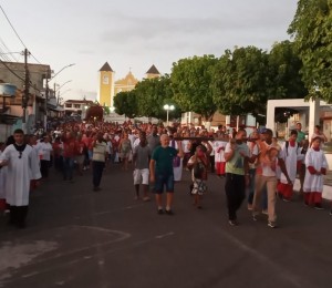 Paróquias de São Sebastião do Passé realizaram caminhada penitencial no terceiro domingo da quaresma