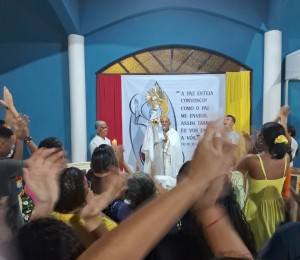 Paróquia São João Batista realizou louvor da Ressurreição