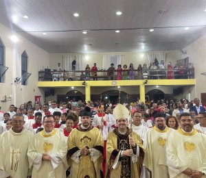 Padre Cleomário assumiu oficio como novo pároco da Paróquia São Tomé
