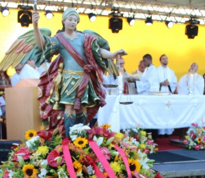 São Miguel Arcanjo é celebrado em Simões Filho