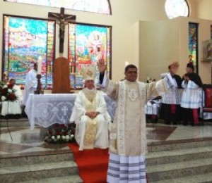 Fieis lotaram a Catedral para celebrar a ordenação diaconal de Fernando Silva 