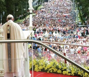 JMJ : Deus salva sendo pequeno, próximo e concreto, diz Papa na primeira missa celebrada na Polônia