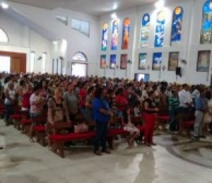 Missa em homenagem as vítimas do acidente da farmácia foi realizada em Camaçari
