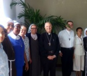 Membros da Vida Religiosa encontram-se com o bispo Dom João Carlos Petrini