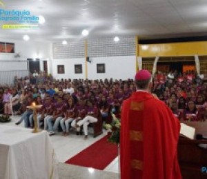 Jovens recebem sacramento da confirmação em Madre de Deus